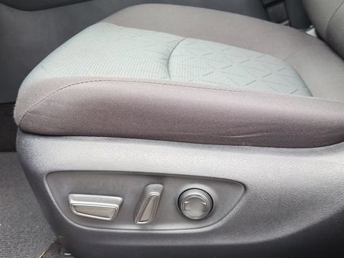 Certified 2025 Toyota RAV4 XLE w/ Convenience Package FWD image 22