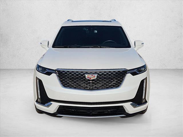 Used 2025 Cadillac XT6 Luxury FWD image 2