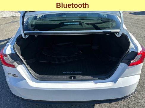 Used 2025 Toyota Camry SE w/ Convenience Package image 12