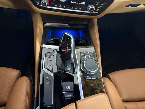 Used 2020 BMW 530i w/ Premium Package RWD image 13