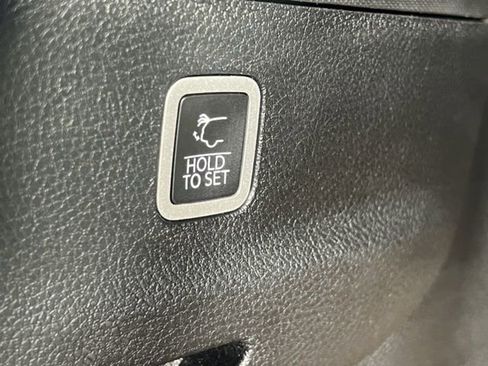 Used 2023 Jeep Wagoneer L Series III w/ Preferred Equipment Group image 31