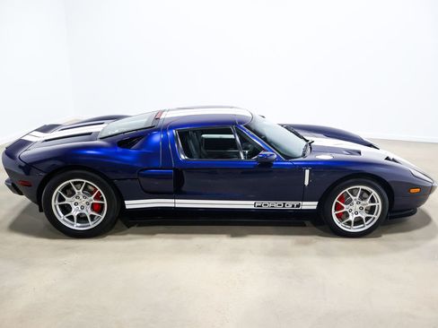 Used 2006 Ford GT RWD image 63