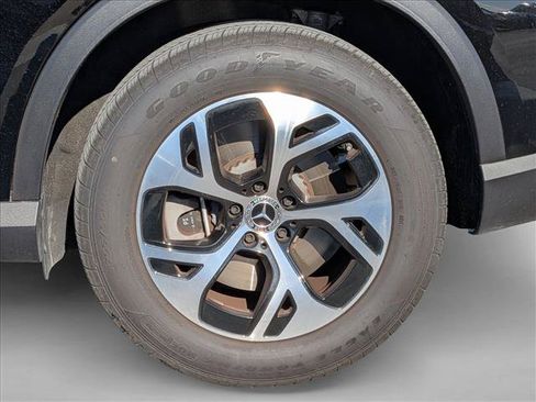 Used 2025 Mercedes-Benz GLC 350e 4MATIC image 22