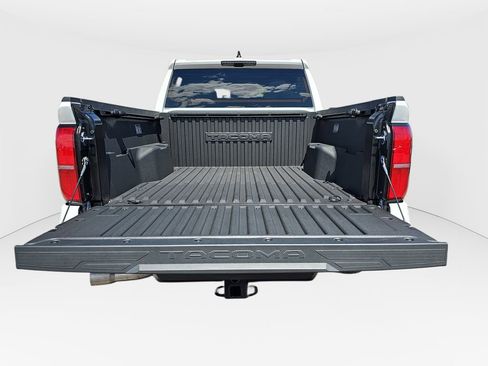 Certified 2025 Toyota Tacoma TRD Off-Road AWD/4WD image 21