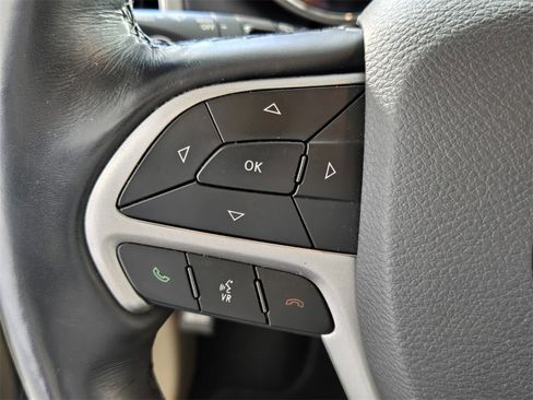 Used 2021 Jeep Grand Cherokee Limited image 25