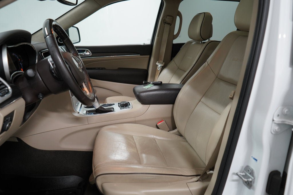 Used 2020 Jeep Grand Cherokee Summit AWD/4WD image 12