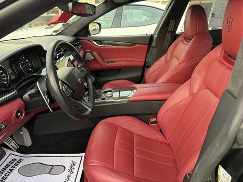 Used 2022 Maserati Quattroporte Modena Q4 image 9