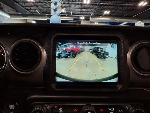 Certified 2023 Jeep Wrangler Unlimited Sport w/ Sun And Sound Package AWD/4WD image 25