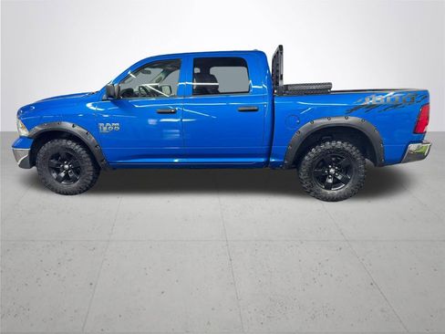 Used 2022 RAM 1500 Classic SLT AWD/4WD image 3