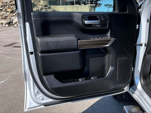 Used 2021 Chevrolet Silverado 1500 LT AWD/4WD image 23