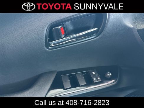 Used 2021 Toyota Prius Prime XLE FWD image 15