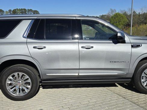 Used 2024 GMC Yukon Denali image 4