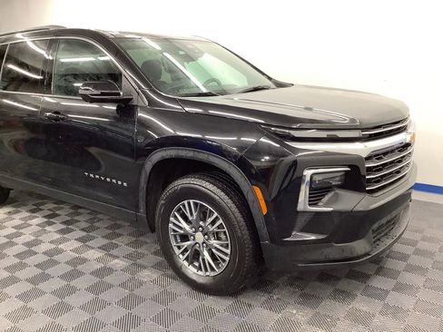 Used 2024 Chevrolet Traverse LT FWD image 21