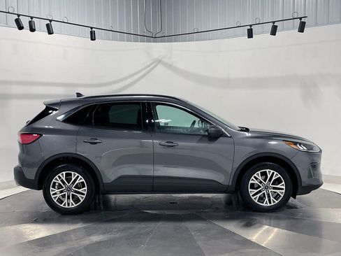 Used 2022 Ford Escape SEL w/ Technology Package AWD/4WD image 10