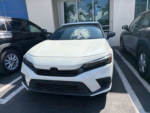 Used 2023 Honda Civic Sport image 11