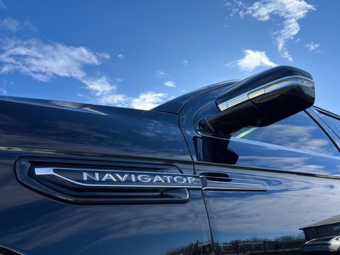 Used 2020 Lincoln Navigator L Reserve w/ Equipment Group 208A Reserve image 23