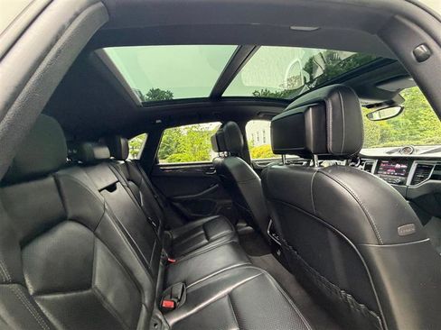 Used 2017 Porsche Macan AWD/4WD image 25