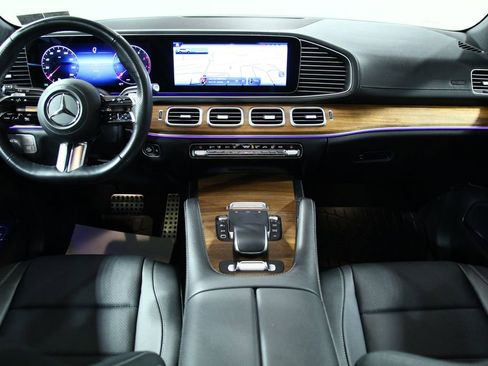 Certified 2025 Mercedes-Benz GLS 450 4MATIC image 5
