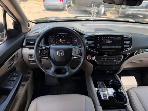 Used 2019 Honda Pilot Touring image 14