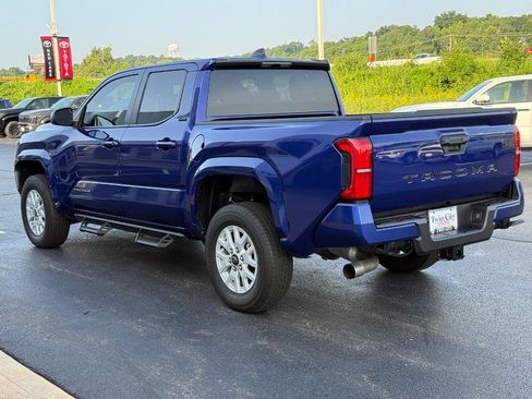 Used 2025 Toyota Tacoma SR5 image 6