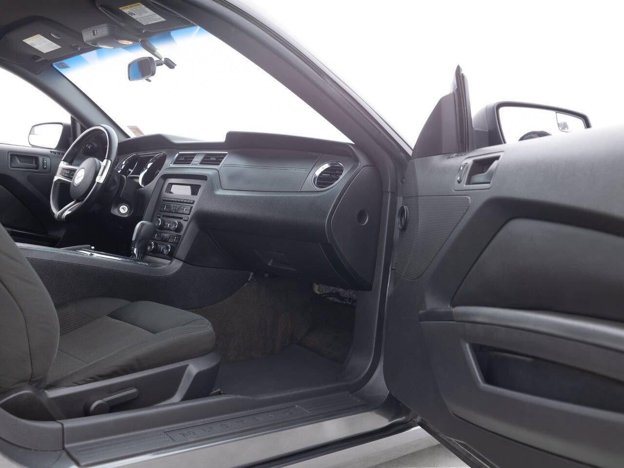 Used 2014 Ford Mustang Coupe RWD image 28