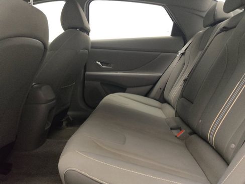 Used 2025 Hyundai Elantra SEL FWD image 18