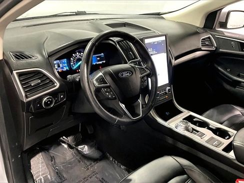 Used 2023 Ford Edge SEL image 17