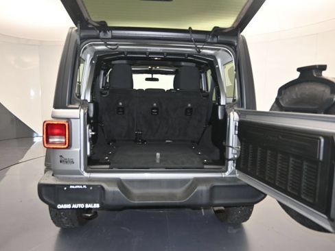 Used 2019 Jeep Wrangler Unlimited Sport w/ Technology Group AWD/4WD image 24