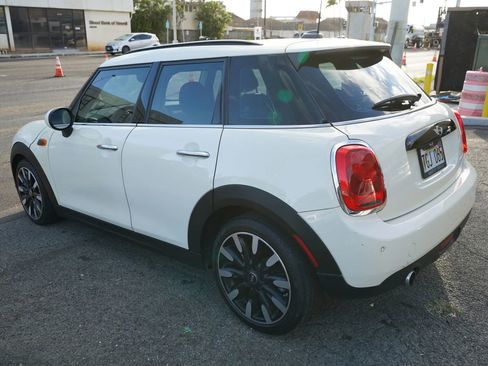 Used 2018 MINI Cooper 4-Door Hardtop FWD image 21