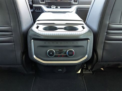 Used 2025 Ford Expedition Max Platinum image 29