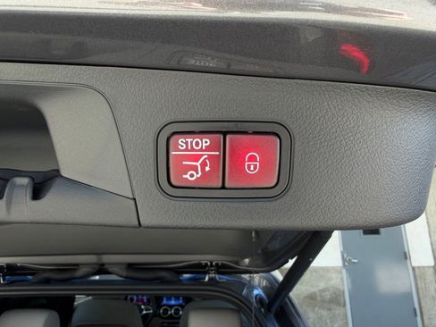 Certified 2025 Mercedes-Benz GLA 250 image 14