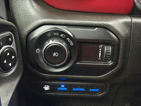 Used 2023 Jeep Wrangler Unlimited Rubicon 4xe AWD/4WD image 30