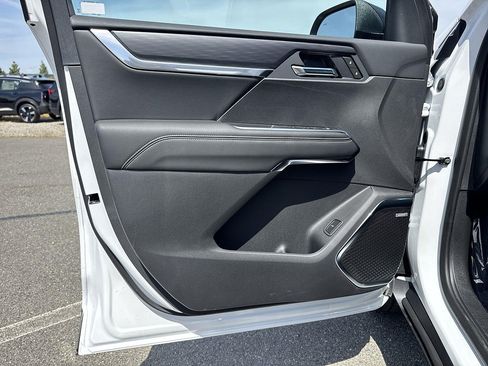 New 2026 GMC Acadia Elevation FWD image 18