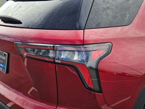 Used 2026 Chevrolet Equinox LT image 12