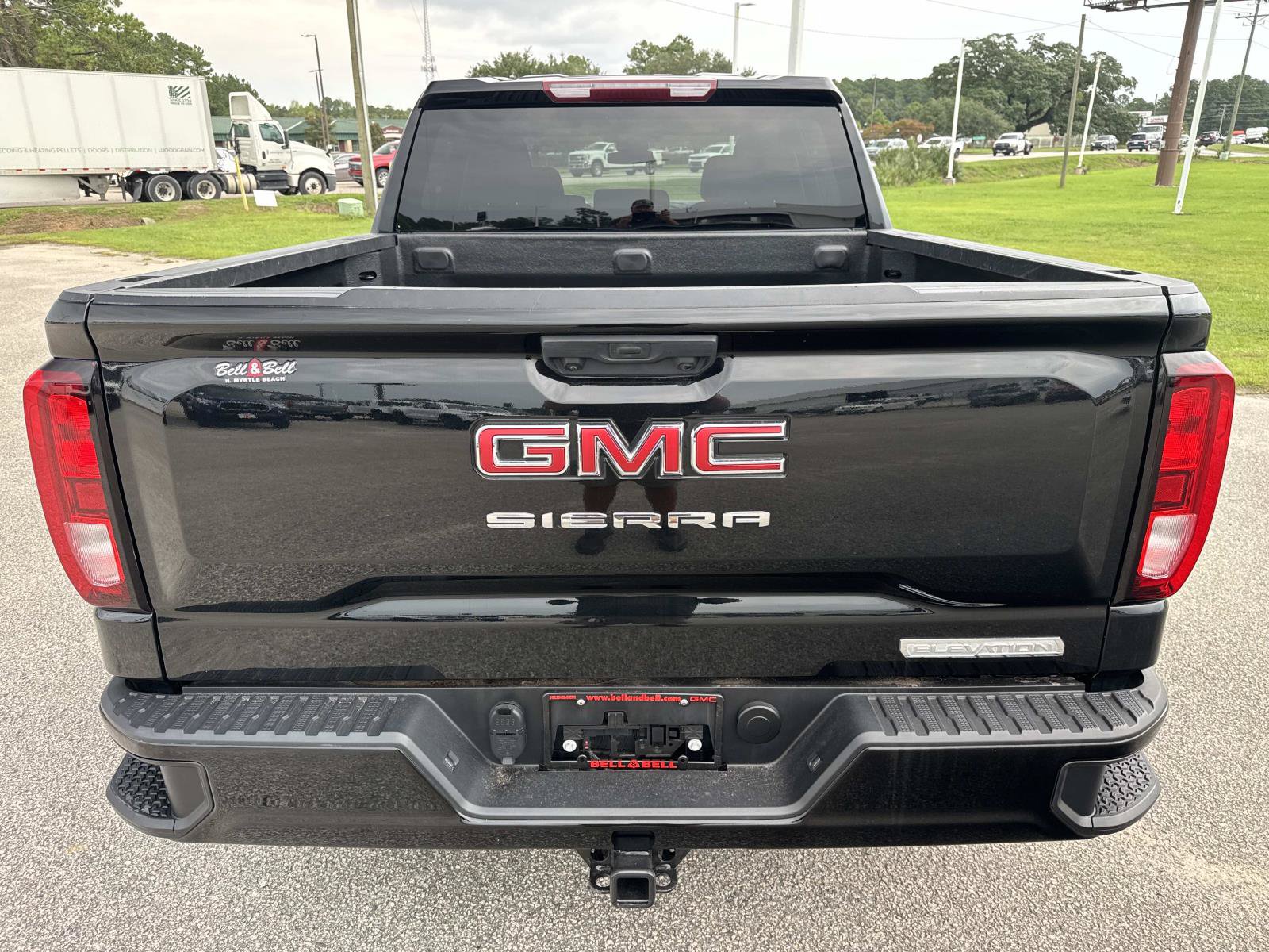Used 2024 GMC Sierra 1500 Elevation AWD/4WD image 5