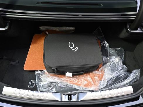 New 2026 Bentley Flying Spur Plug-In Hybrid image 20