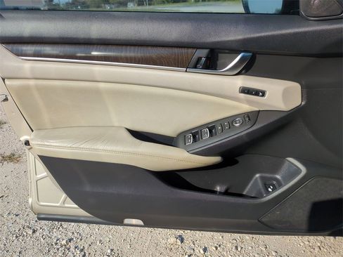 Used 2018 Honda Accord EX-L image 22