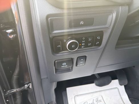 Used 2025 Ford F150 Lariat AWD/4WD image 26