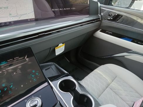 New 2026 Cadillac Escalade IQL Sport 1 w/ LPO, ONYX Package image 8