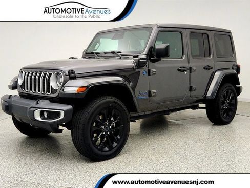 Used 2025 Jeep Wrangler Unlimited Sahara w/ Safety Group AWD/4WD image 1