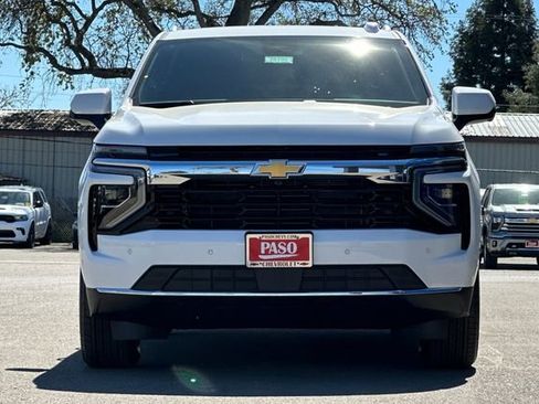 New 2026 Chevrolet Suburban LS image 12