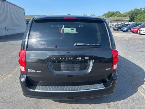 Used 2016 Dodge Grand Caravan SXT FWD image 7