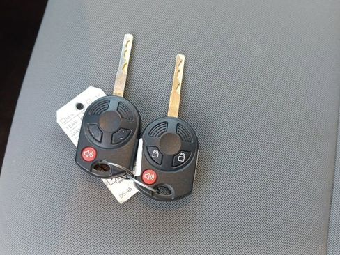 Used 2017 Ford Escape S image 10