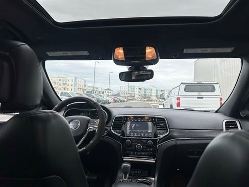Used 2020 Jeep Grand Cherokee Limited image 16
