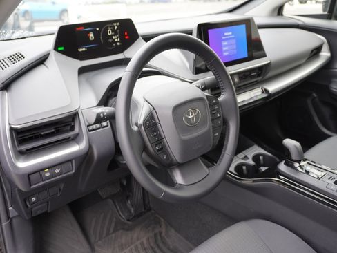 Used 2024 Toyota Prius LE image 19