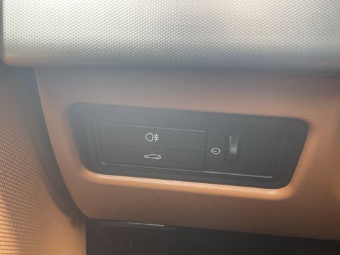 Used 2015 Jaguar XF Portfolio RWD image 18