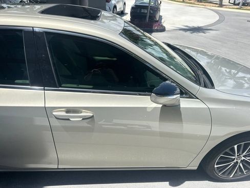 Used 2025 Lexus ES 300h w/ Premium Package FWD image 9