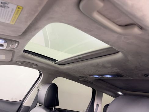 Used 2022 Kia Telluride SX w/ SX Prestige Package image 16