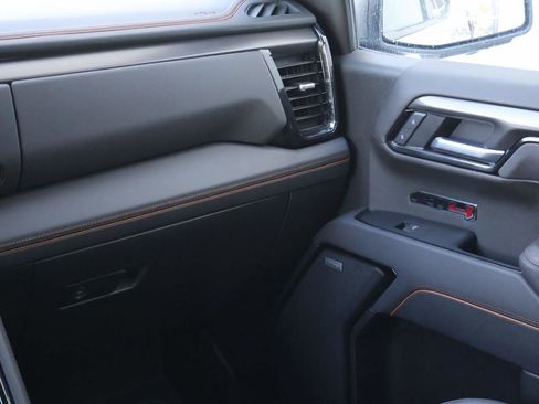 Used 2025 GMC Sierra 1500 AT4 image 16