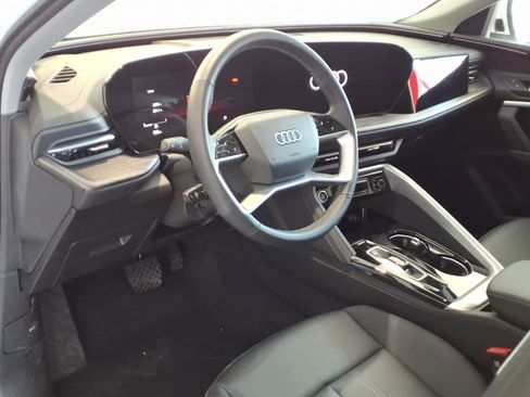 Used 2025 Audi Q5 Premium w/ Convenience Package AWD/4WD image 9